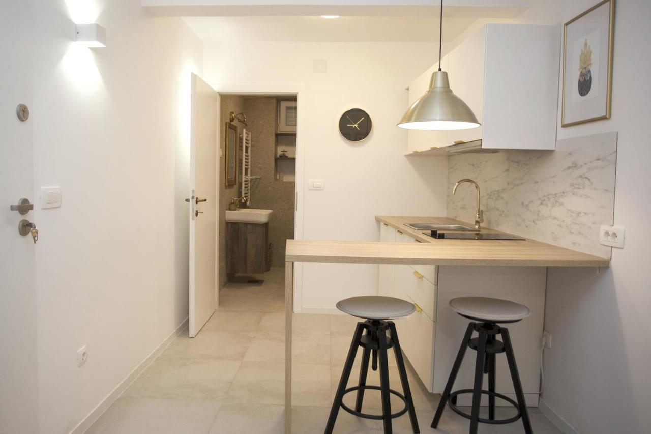 Studio Apartment Jon Сплит Екстериор снимка